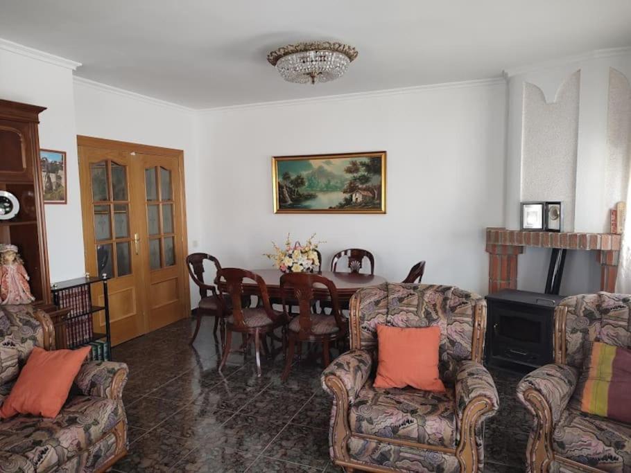 Campillo de Altobuey Casa Conchitaヴィラ エクステリア 写真